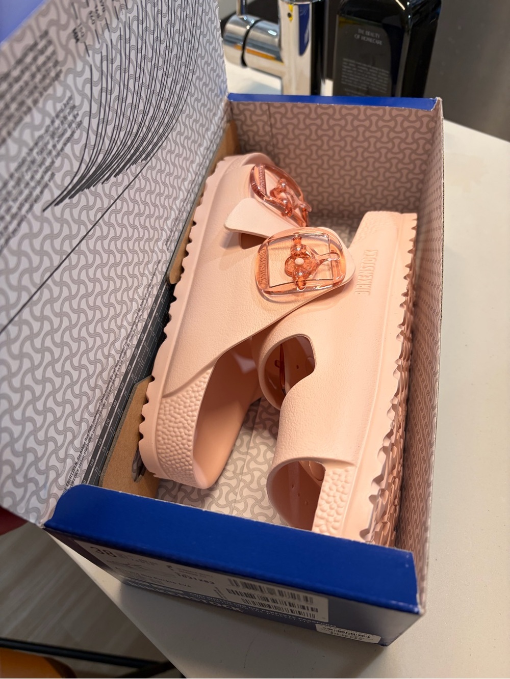 NWT NIB Birkenstock Arizona Big Buckle Eva Essentials Sandal in Light Rose